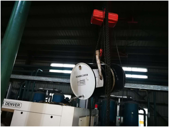 由于油品問題導(dǎo)致油氣分離器壓差高,空壓機(jī)潤滑油結(jié)膠,油濾堵塞,機(jī)器高溫報(bào)警(圖4) 由于油品問題導(dǎo)致油氣分離器壓差高,空壓機(jī)潤滑油結(jié)膠,油濾堵塞,機(jī)器高溫報(bào)警(圖4)