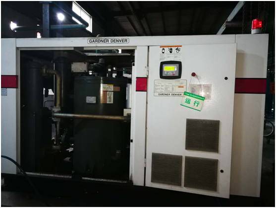 由于油品問題導(dǎo)致油氣分離器壓差高,空壓機(jī)潤滑油結(jié)膠,油濾堵塞,機(jī)器高溫報(bào)警(圖5) 由于油品問題導(dǎo)致油氣分離器壓差高,空壓機(jī)潤滑油結(jié)膠,油濾堵塞,機(jī)器高溫報(bào)警(圖5)